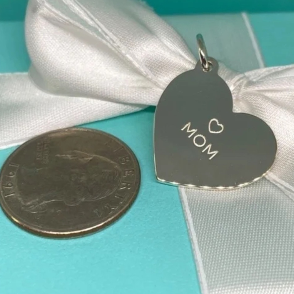 Tiffany & Co heart MOM heart tag charm 925 NEW W/box - Picture 4 of 6